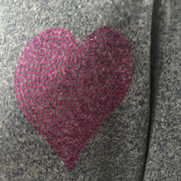 EUC SIZE MED SET soft&cozy sweatpant set embellished heart detail on top &bottom - Picture 6 of 7